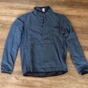 Mountain Hardwear pullover / sweatshirt